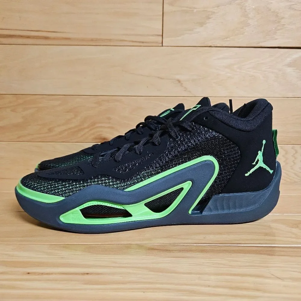 Nike Jordan Tatum 1 Size 10.5 Black Green Celtics Basketball Shoe DZ3324-003